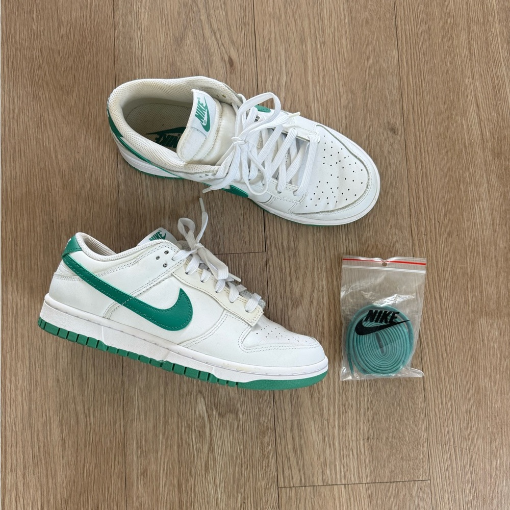 Nike White and Green Low-Top Sneakers